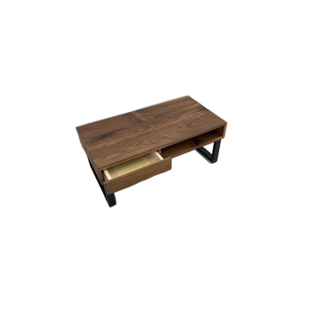 Table basse en noyer noir avec tiroir Tables basses Urbarn Mobilier 