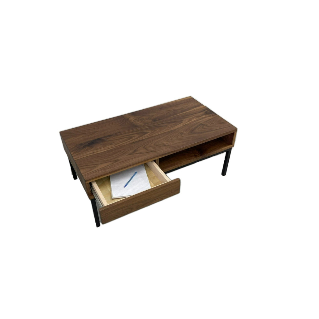 Table basse en noyer noir avec tiroir Tables basses Urbarn Mobilier 